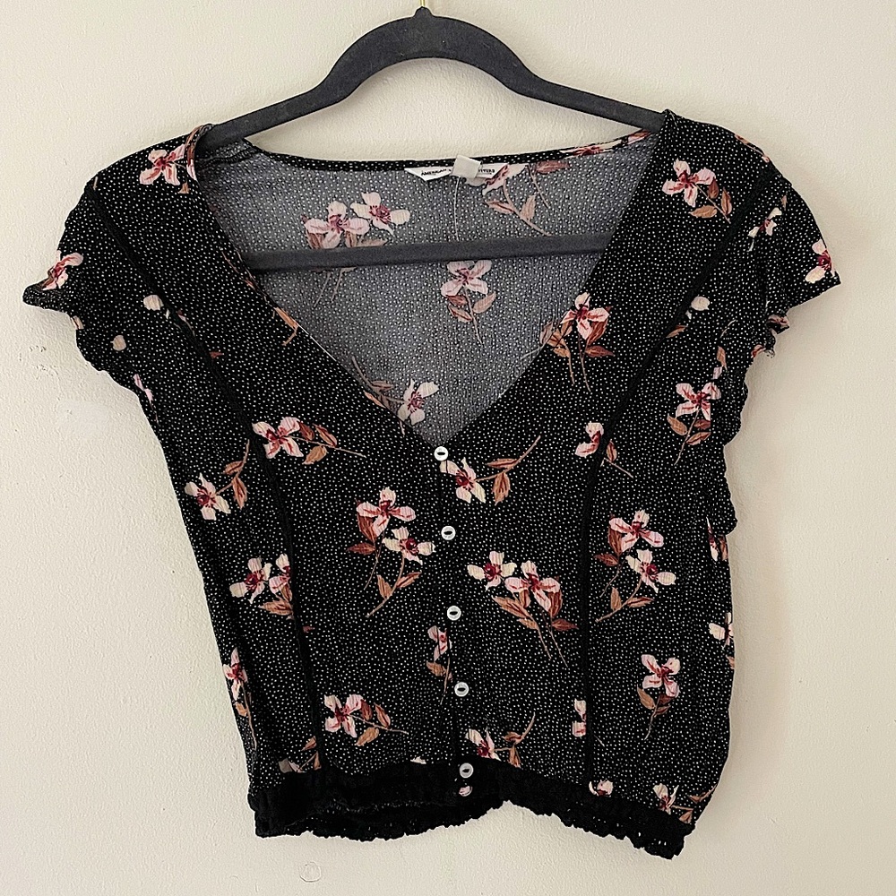 Floral top with dainty buttons